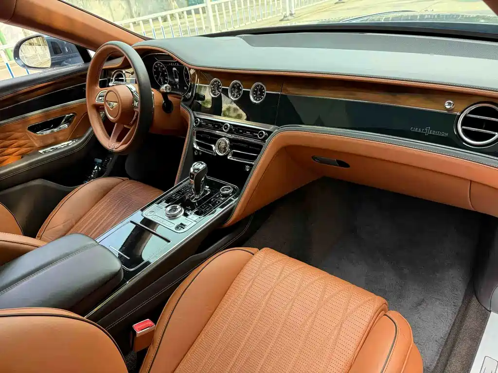 Bentley Flying Spur — миниатюра 8