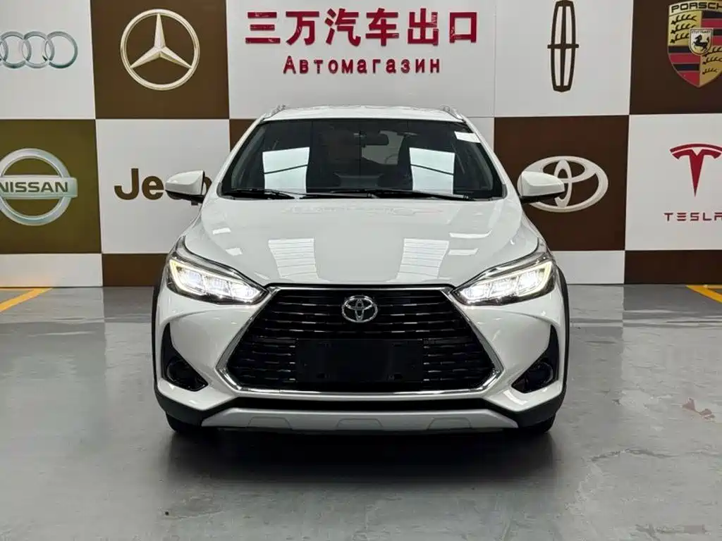 Toyota Yaris L — миниатюра 2