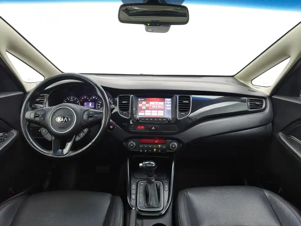 Kia Carens — миниатюра 5