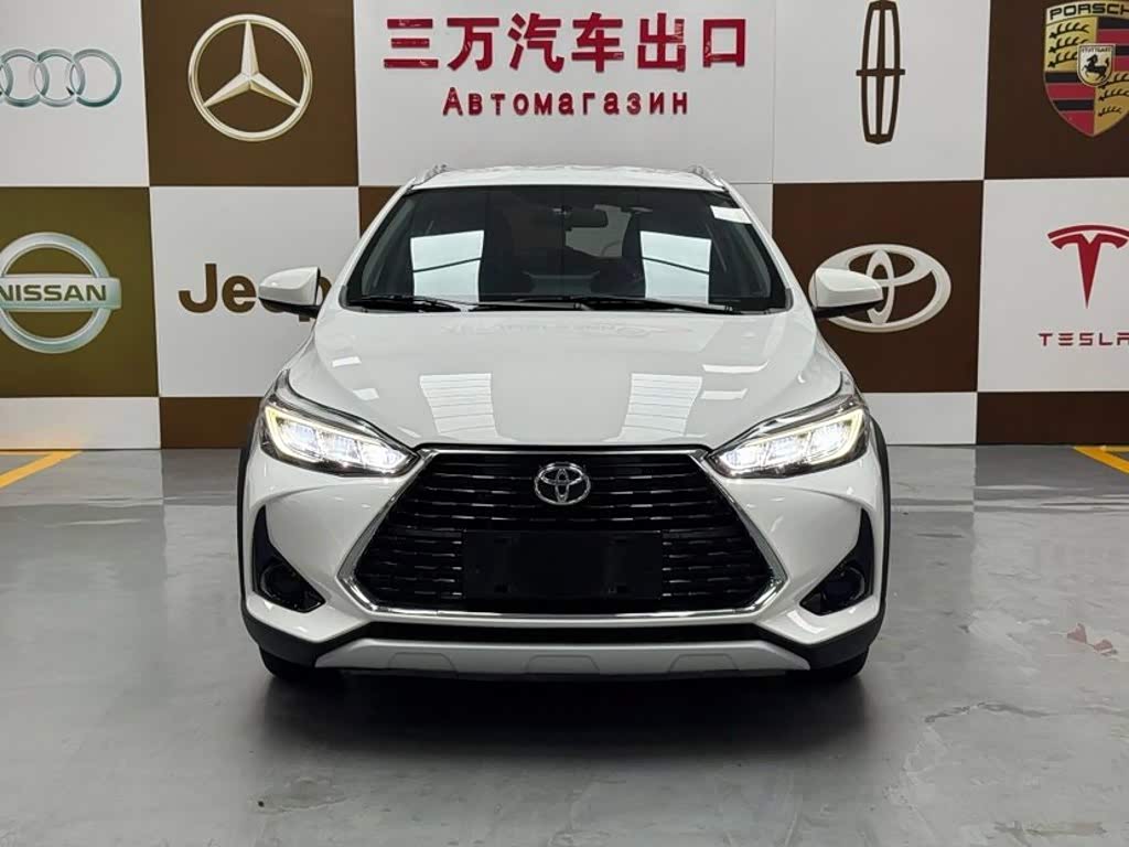 Toyota YARiS L Zhi Xuan 1.5 л 2023 г. Белый, пробег 35000 км
