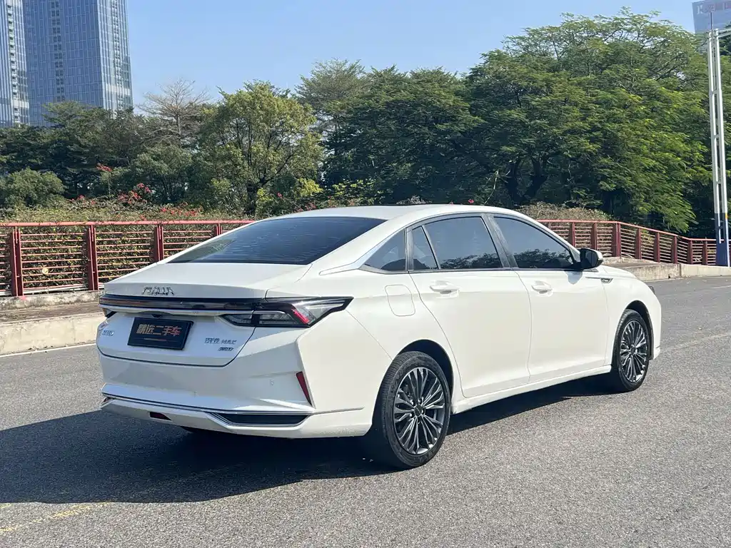 DONGFENG YI HYUN MAX