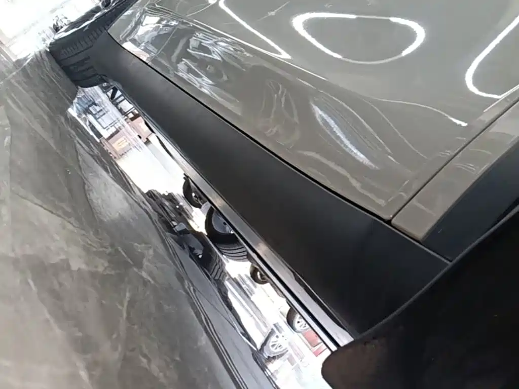 Tesla Model Y — миниатюра 21