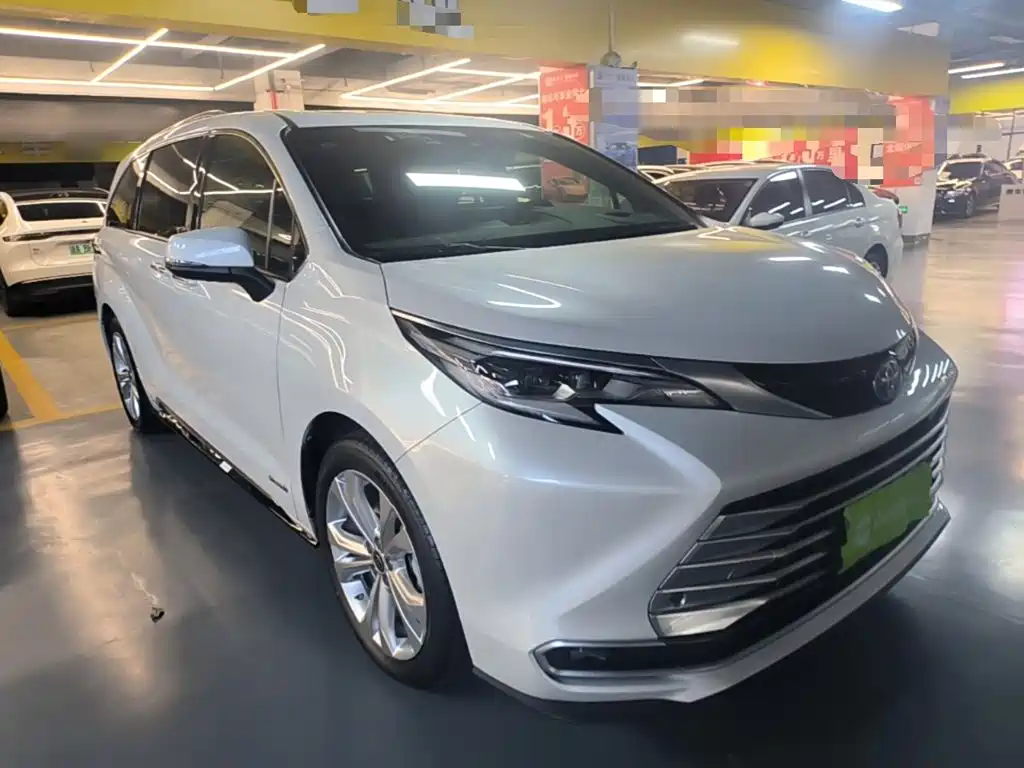 Toyota Sienna — миниатюра 4