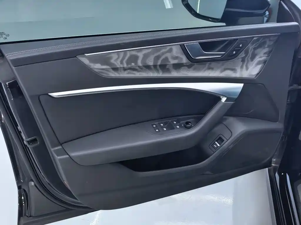 Audi A7L — миниатюра 8