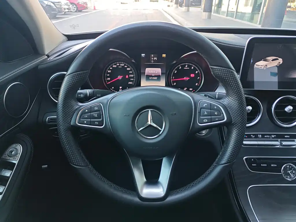 Mercedes-Benz C-Class — миниатюра 8
