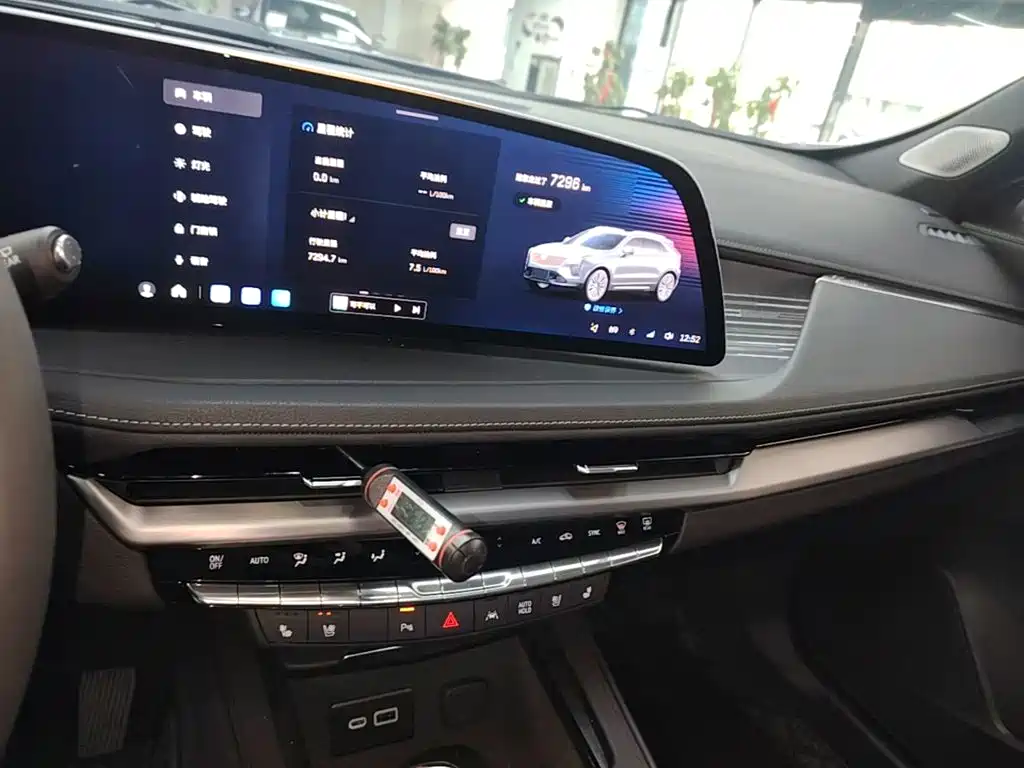 Cadillac XT4 — миниатюра 13
