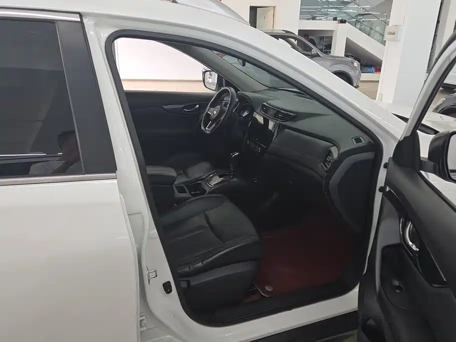 Nissan X-Trail — миниатюра 8