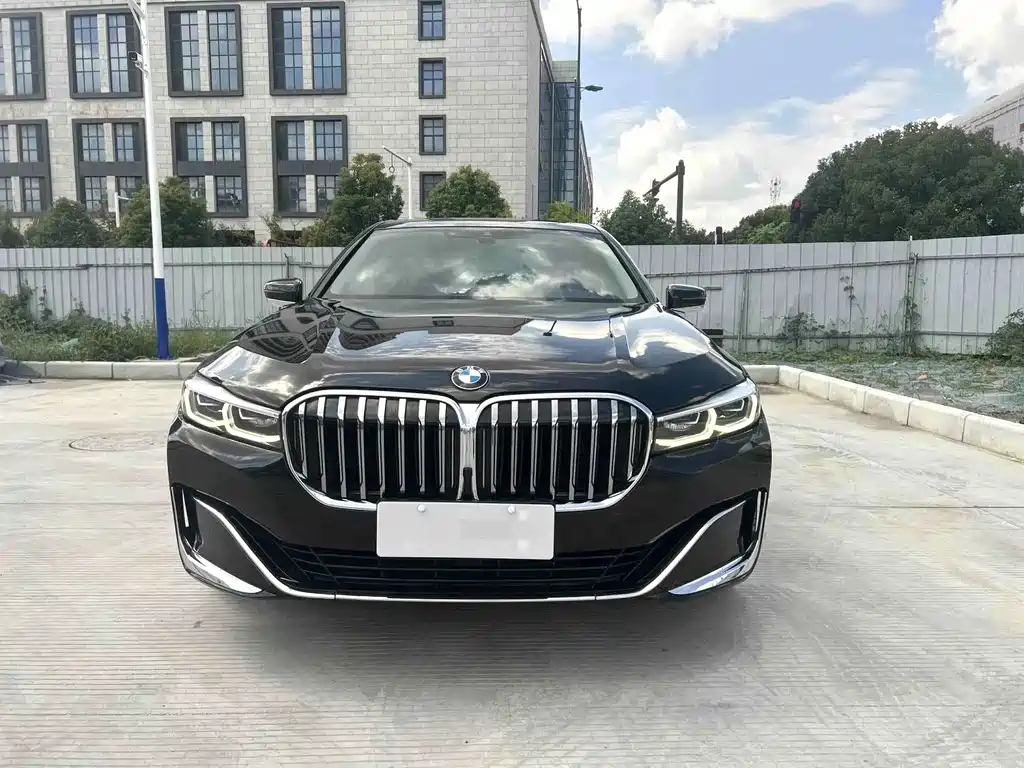 BMW 7 Series — миниатюра 2