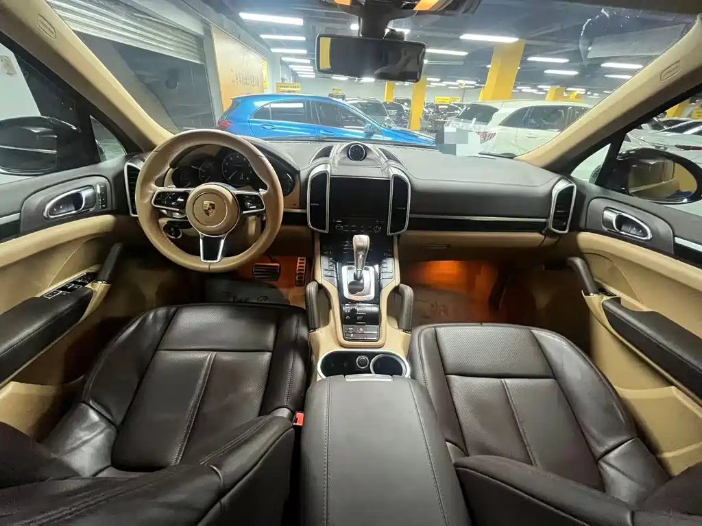 Porsche Cayenne — миниатюра 7