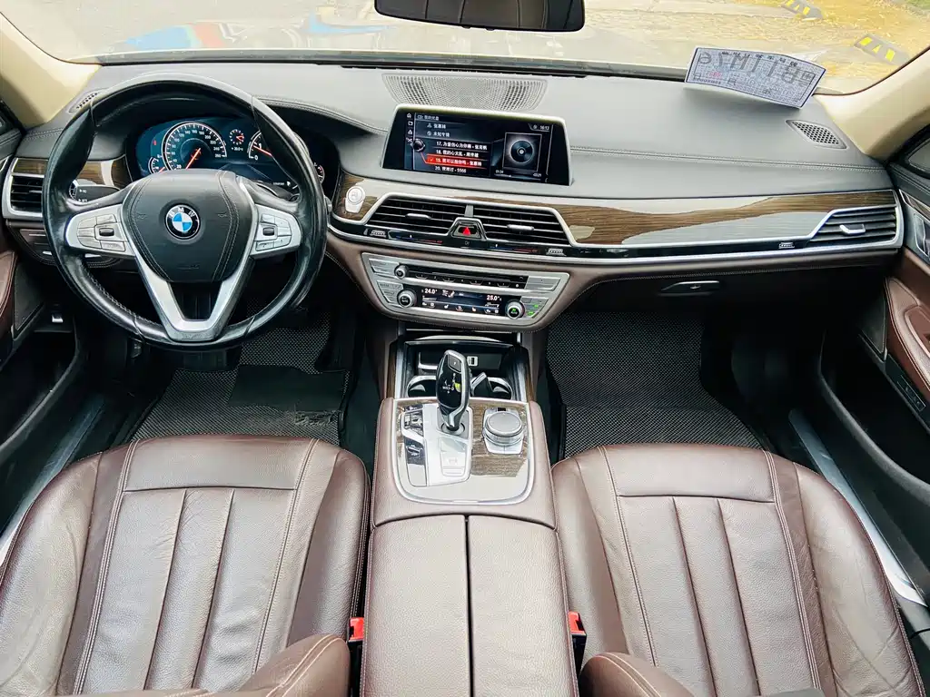 BMW 7 SERIES