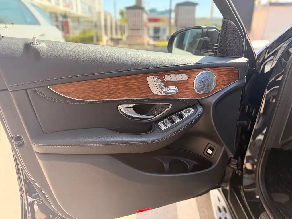 Mercedes-Benz GLC — миниатюра 11