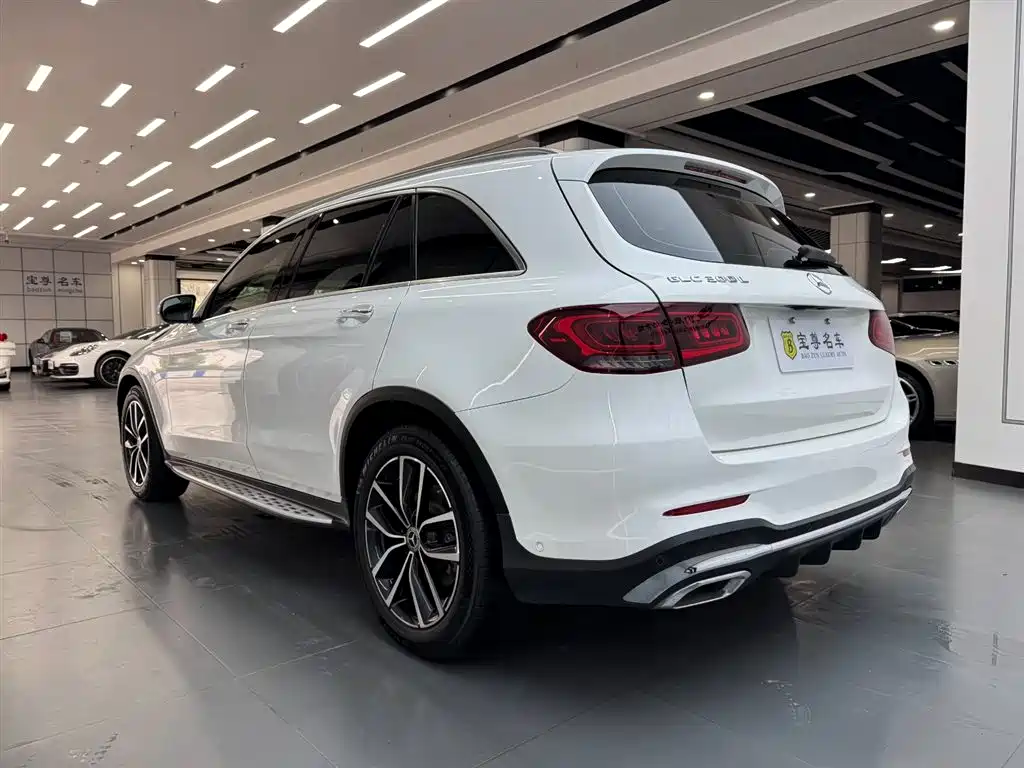 MERCEDES-BENZ GLC