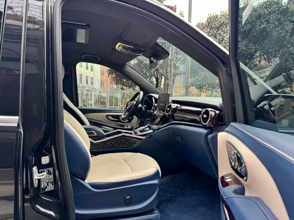 MERCEDES-BENZ V CLASS