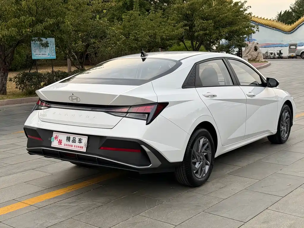 Hyundai Elantra — миниатюра 15