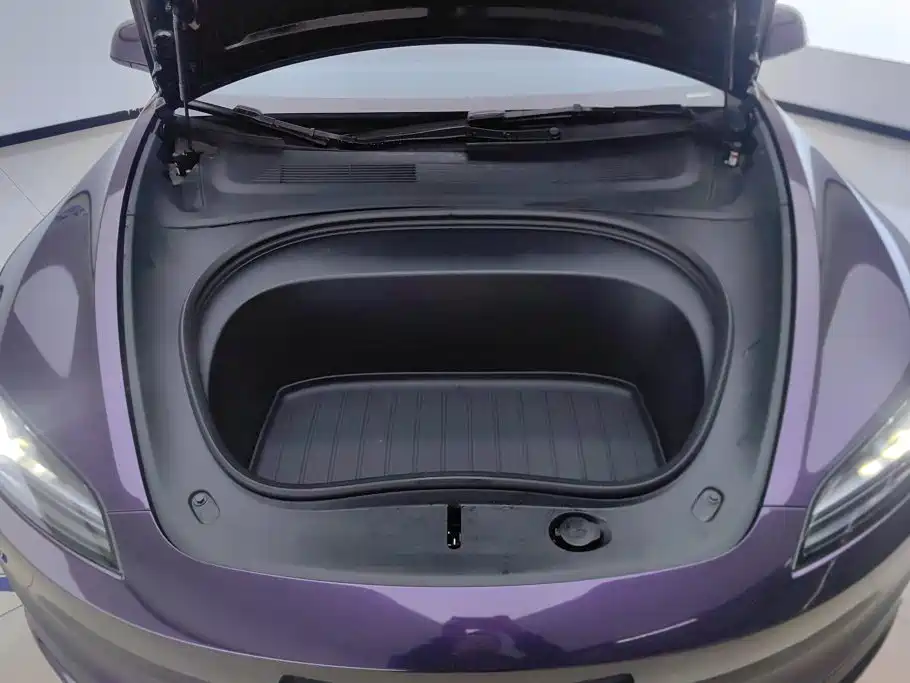 Tesla Model 3 — миниатюра 10