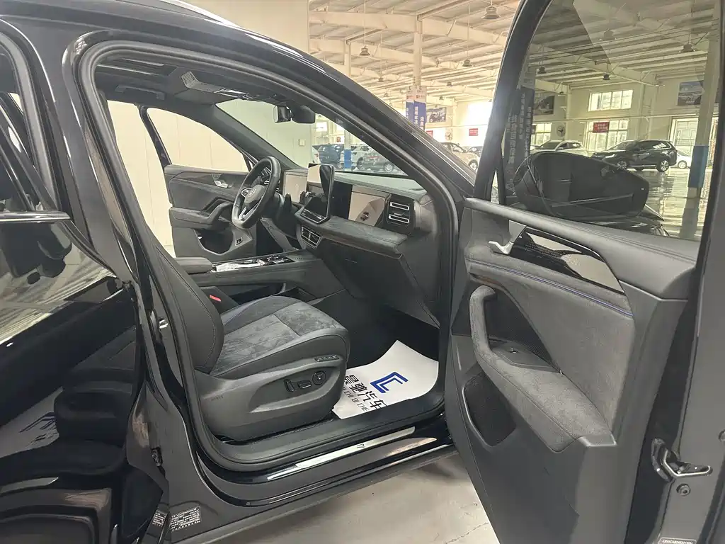 Volkswagen Tiguan L — миниатюра 13