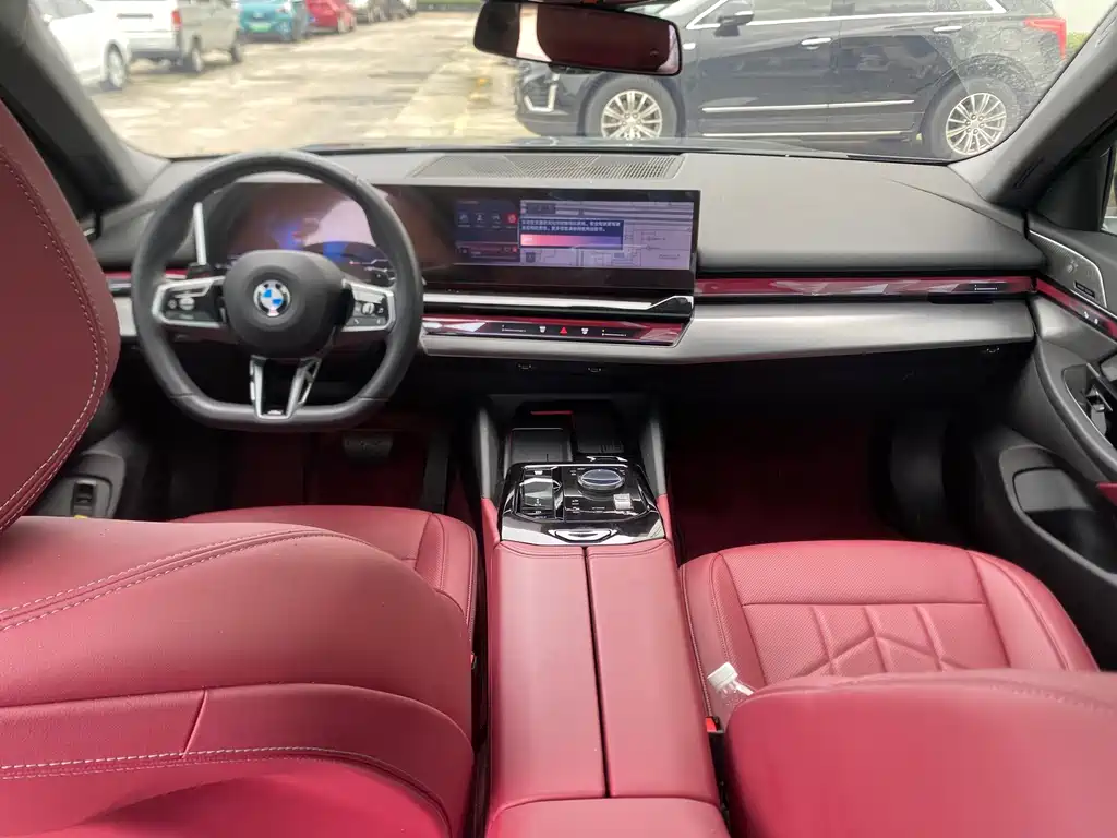 BMW 5 Series — миниатюра 6