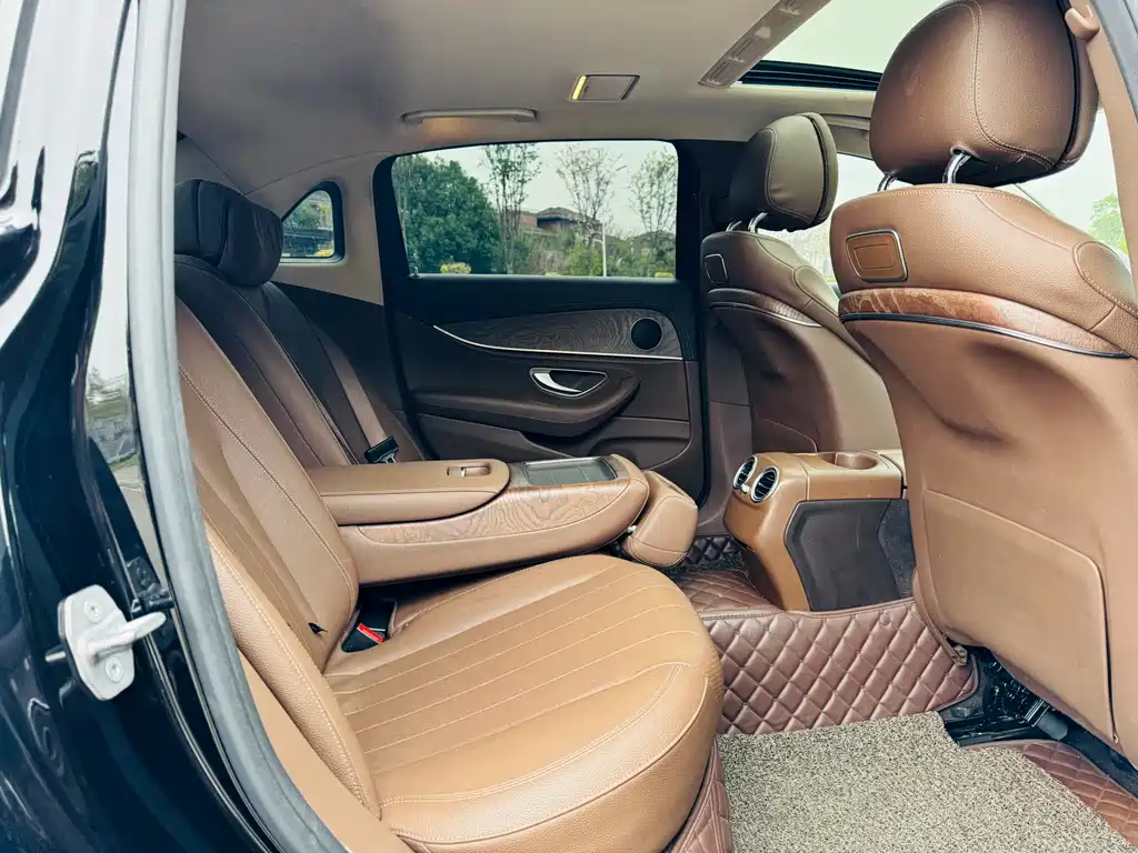 MERCEDES-BENZ E CLASS