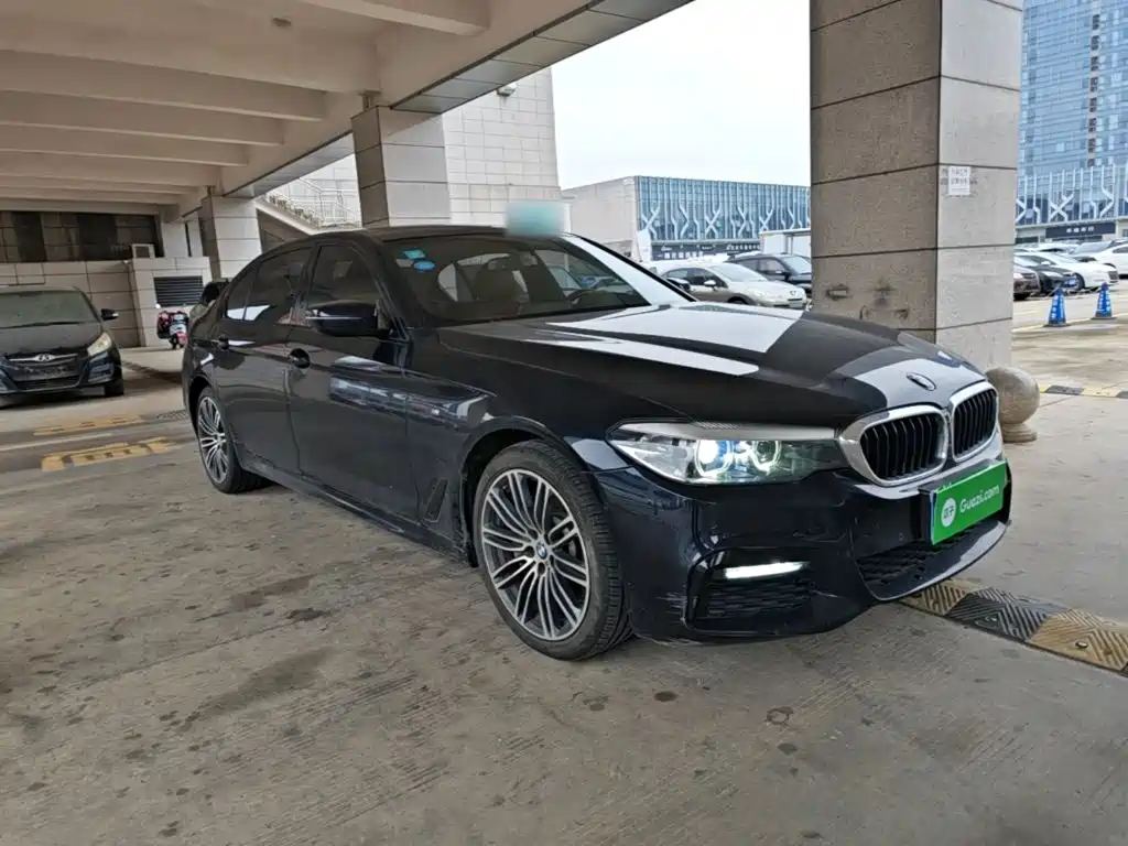 BMW 5 Series — миниатюра 4