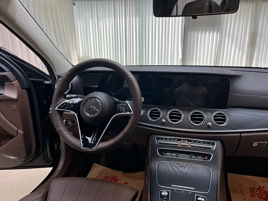 Mercedes-Benz E-Class — миниатюра 15