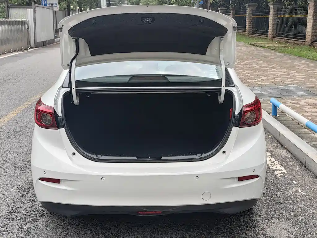 Mazda 3 Axela — миниатюра 10