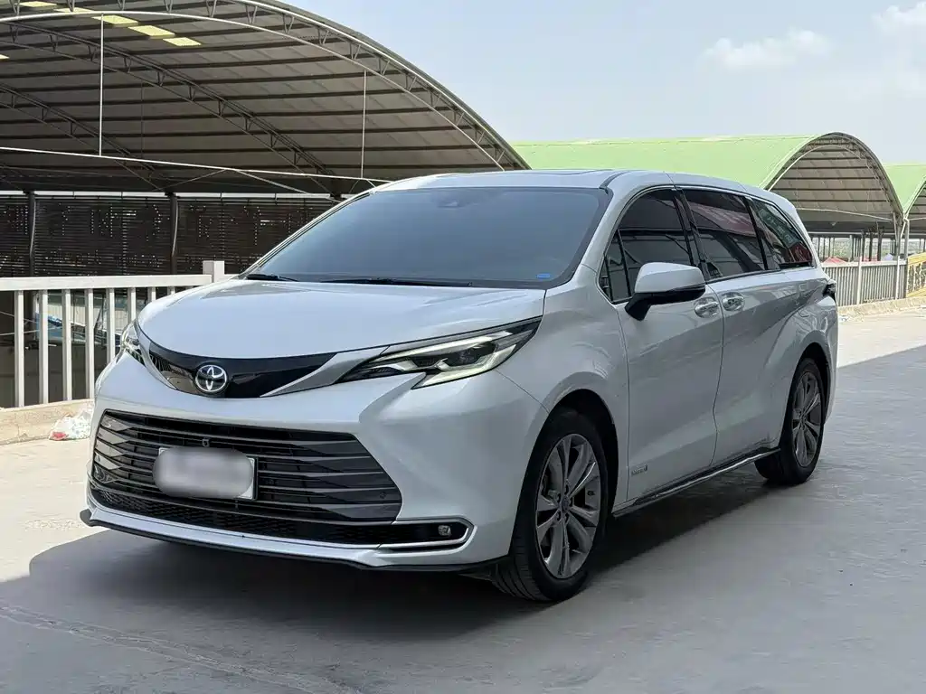Toyota Sienna 2023
