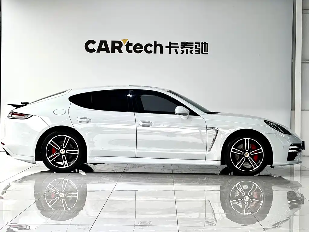 Porsche Panamera 2013 Panamera Platinum Edition 3.6L