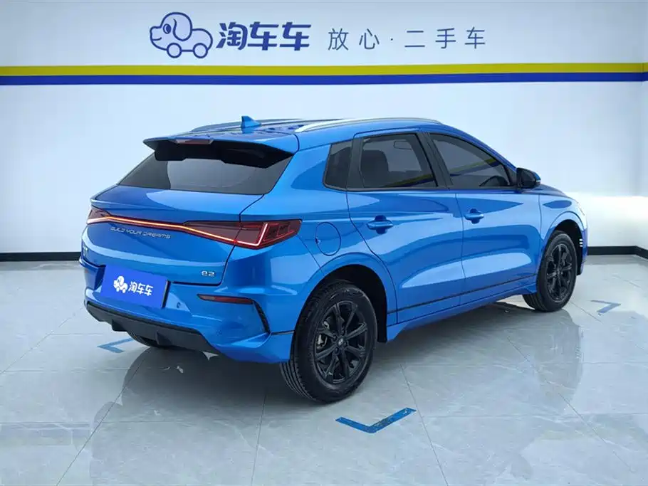 BYD E2