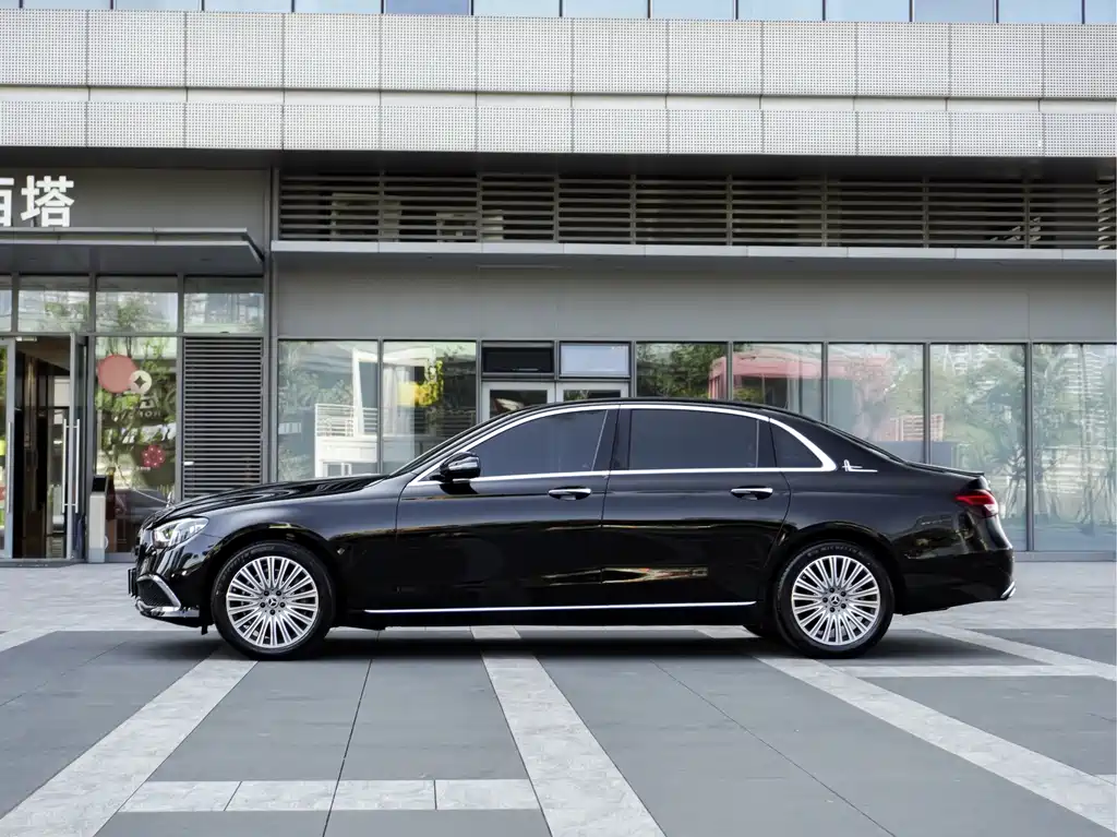 Mercedes-Benz E-Class — миниатюра 5