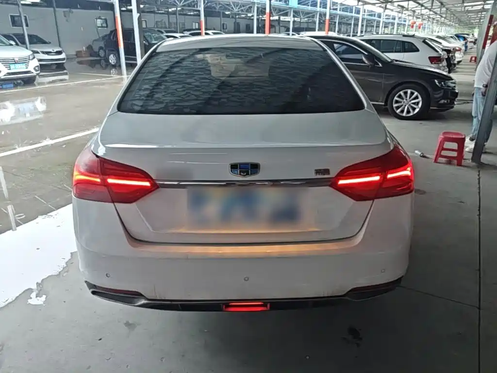 Geely Emgrand — миниатюра 6