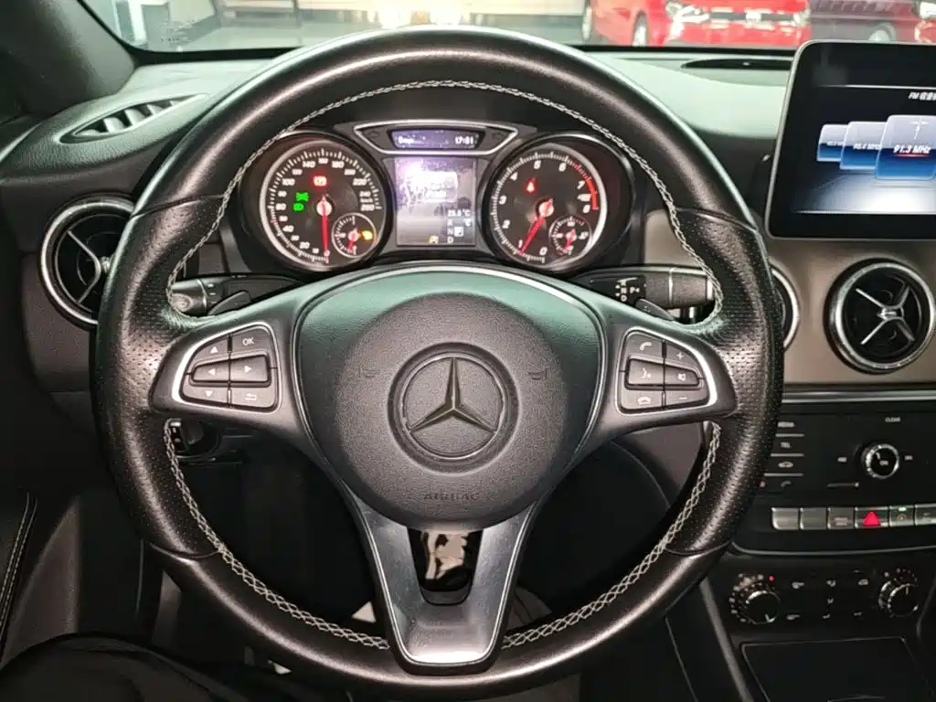 Mercedes-Benz CLA (Import) — миниатюра 11