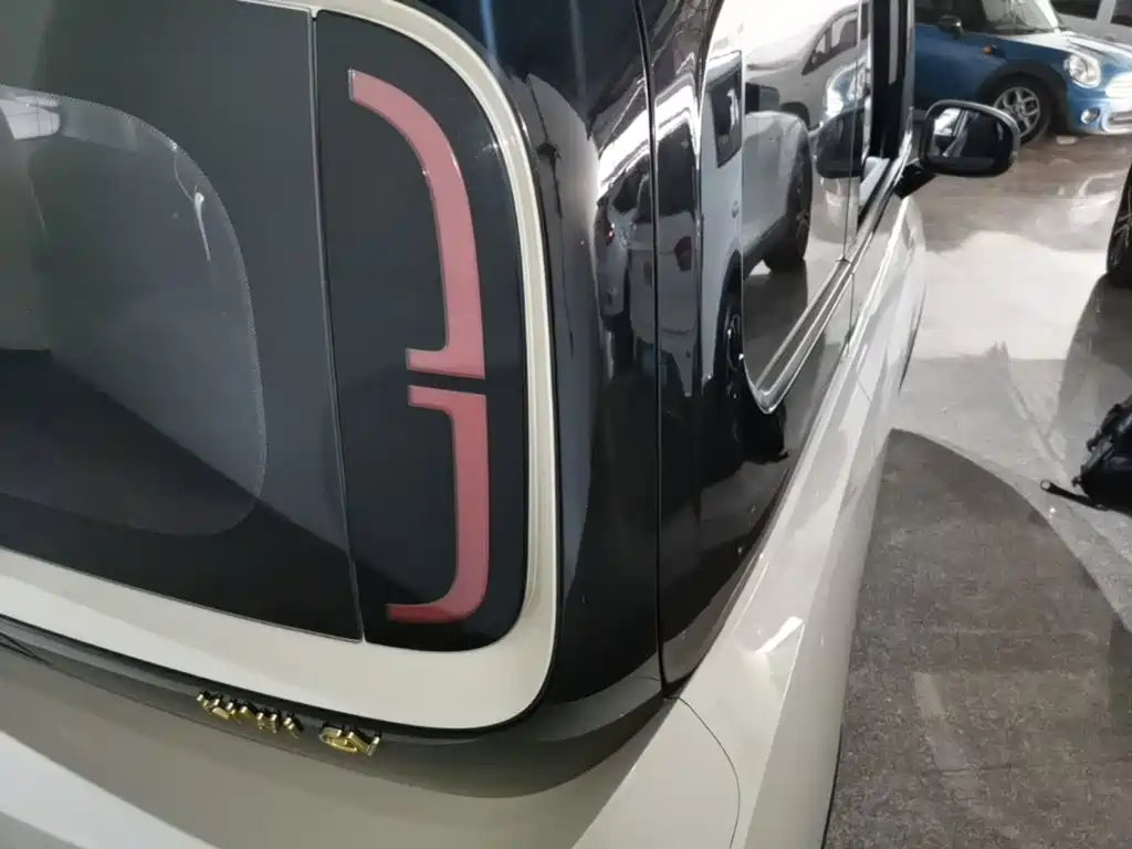 Baojun KiWi EV — миниатюра 8