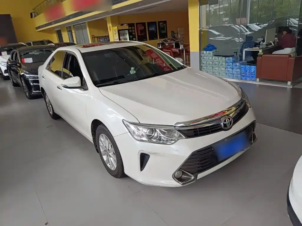 Toyota Camry — миниатюра 4
