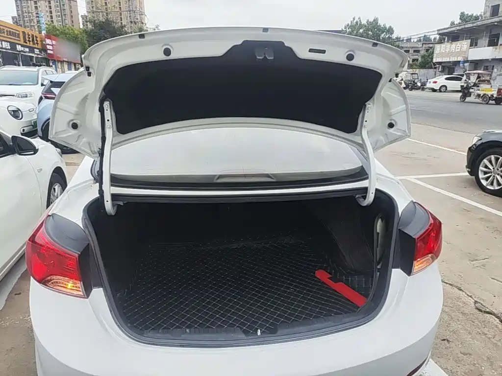 Hyundai Elantra Langdong — миниатюра 19