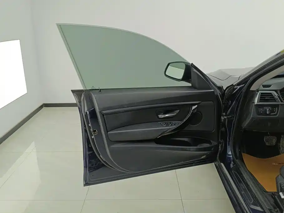 BMW 3 Series GT — миниатюра 7
