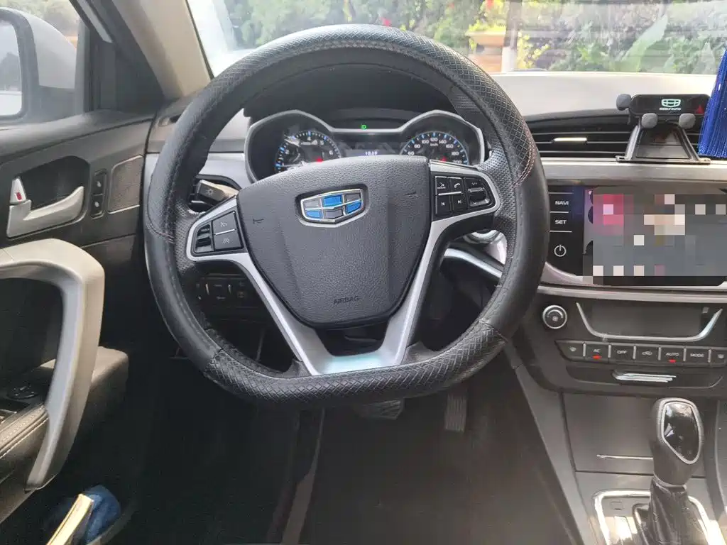 Geely Emgrand — миниатюра 6