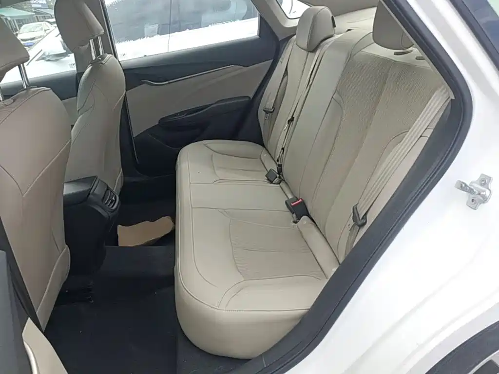 Buick Excelle — миниатюра 17