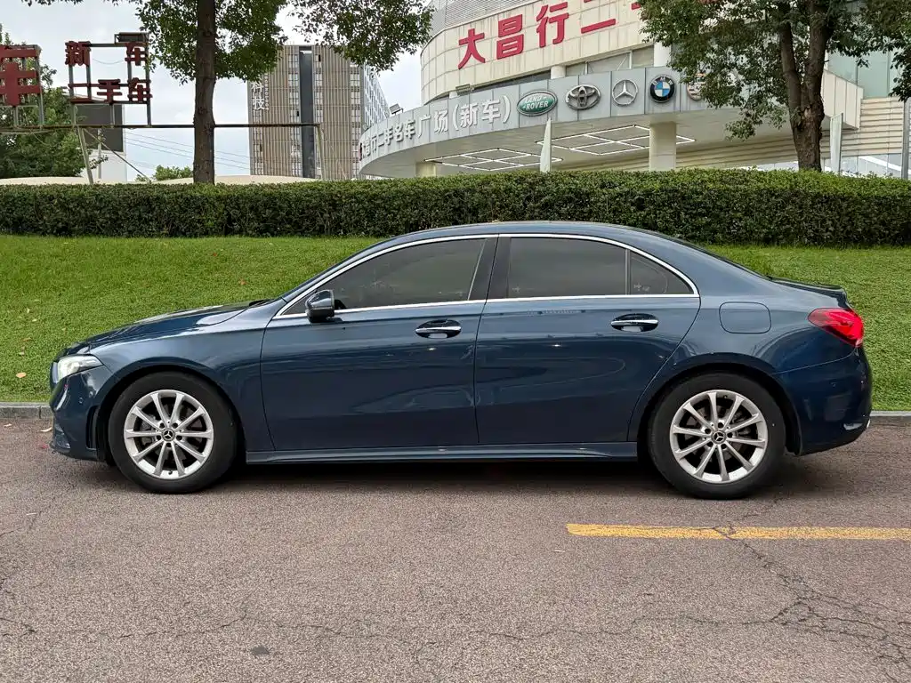 Mercedes-Benz A-Class — миниатюра 3