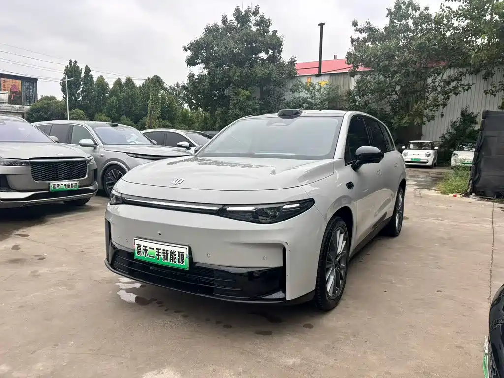 Leapmotor Leapmotor C10 — миниатюра 2