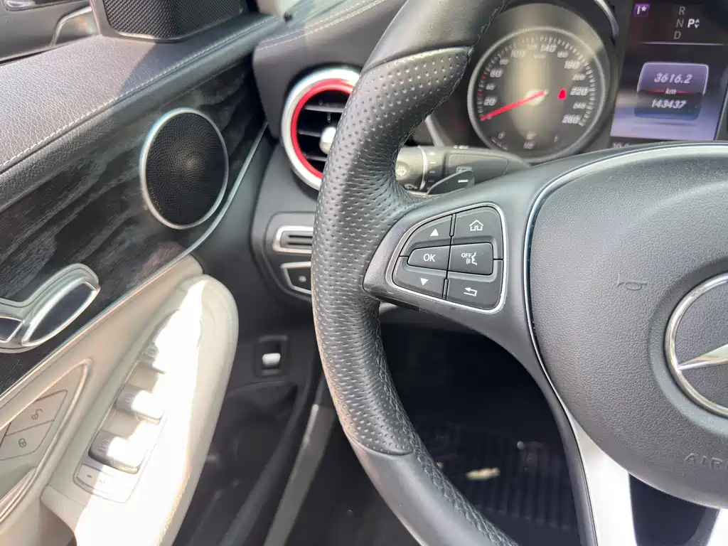 Mercedes-Benz C-Class — миниатюра 16