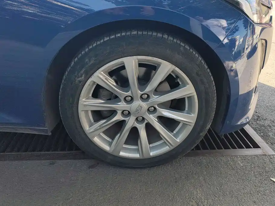 Cadillac CT5 — миниатюра 6