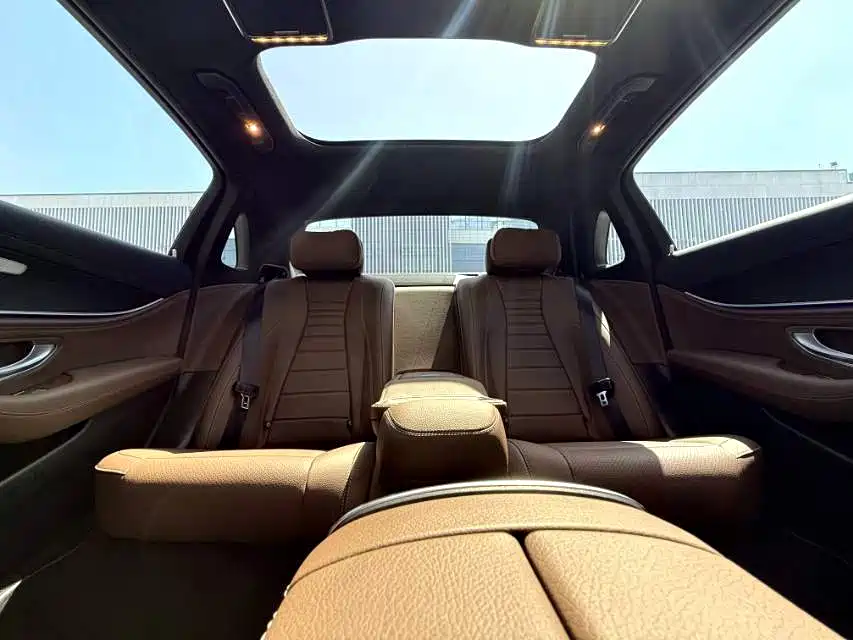 Mercedes-Benz E-Class — миниатюра 12