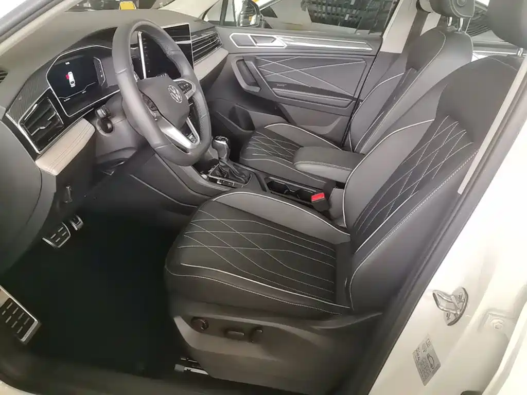 Volkswagen Tiguan L — миниатюра 15