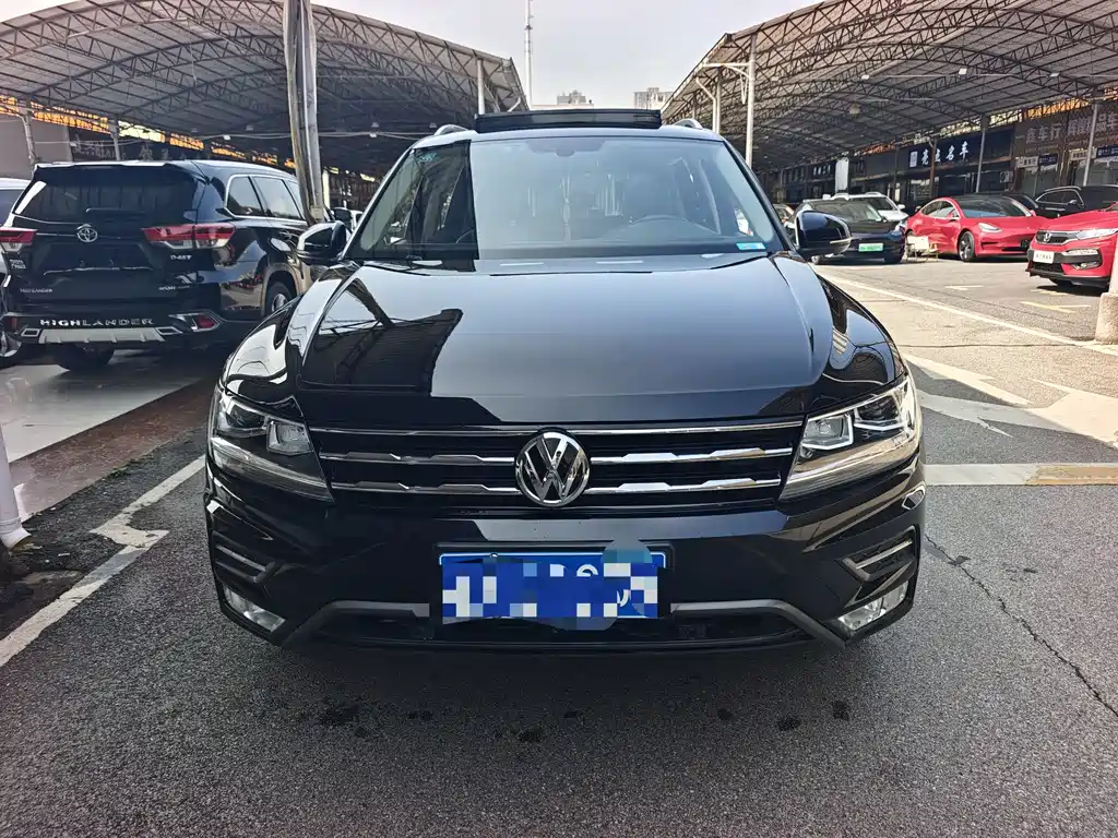 Volkswagen Tiguan L — миниатюра 2