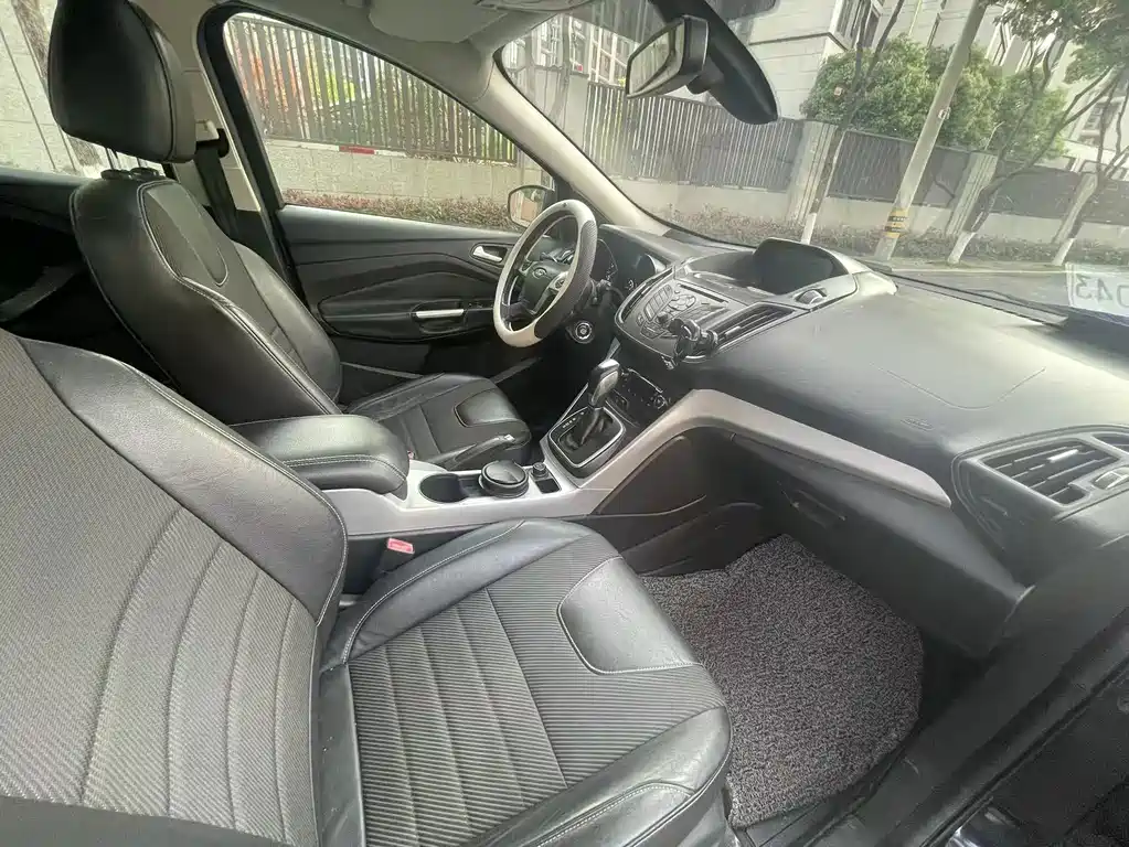 Ford Kuga — миниатюра 14