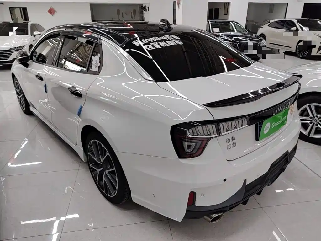 Lynk & Co 03 — миниатюра 5