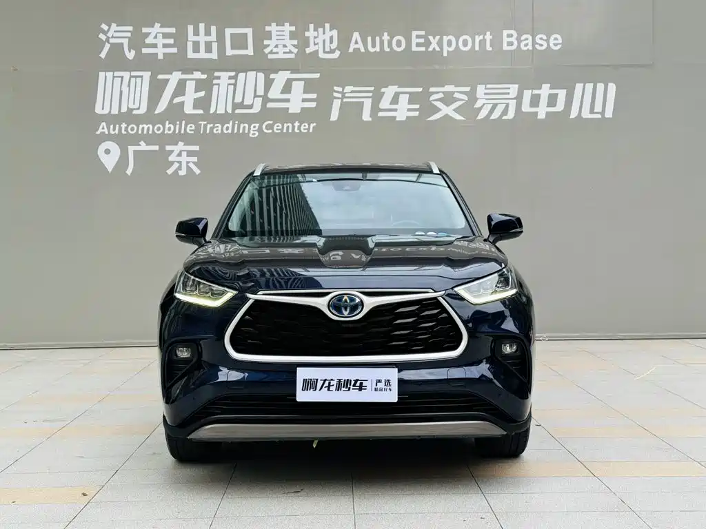 Toyota Highlander 2022 2.5L Luxury 7 мест