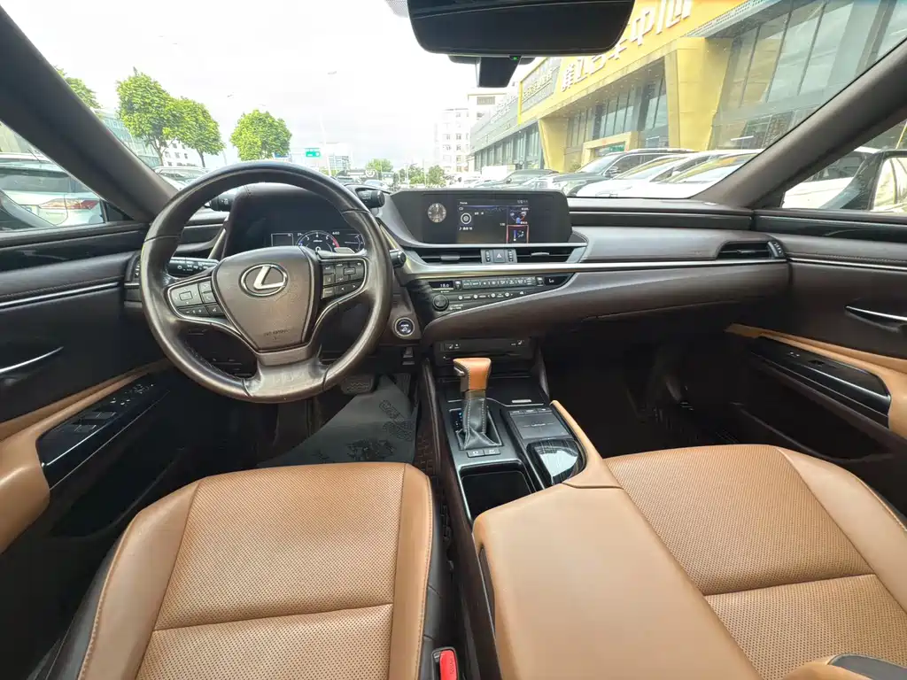 Lexus ES — миниатюра 5
