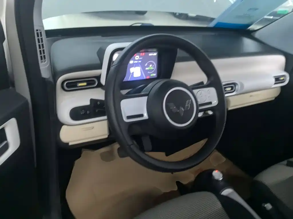 Wuling MINIEV — миниатюра 10