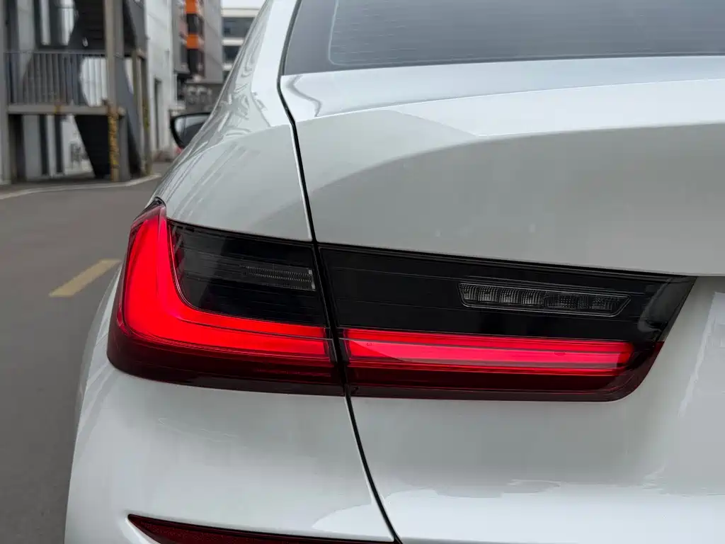 BMW 3 Series — миниатюра 25